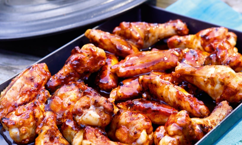 Sticky Chicken Wings van de Barbecue